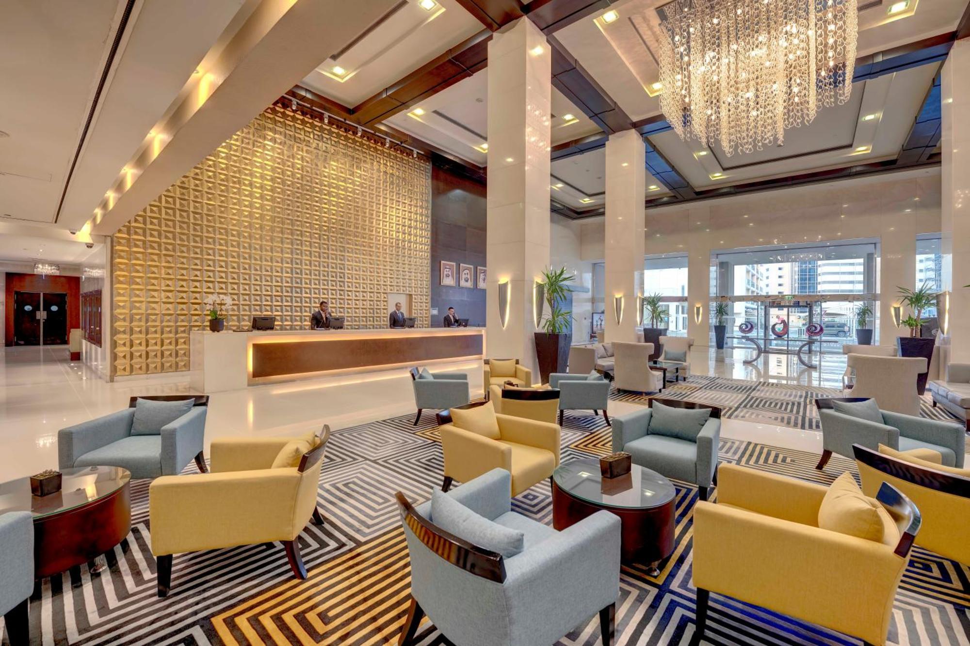Отель Media Rotana Дубай Экстерьер фото Lobby