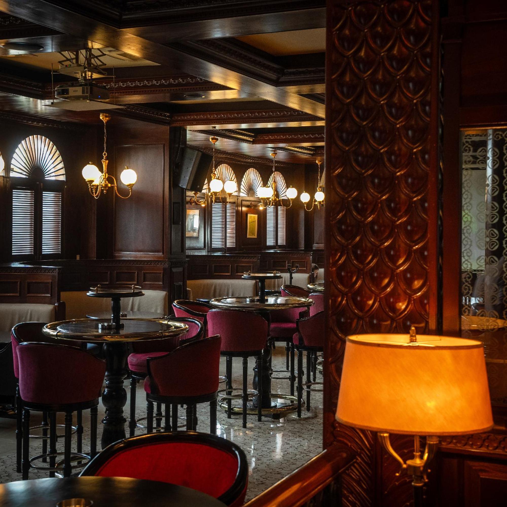 Отель Media Rotana Дубай Экстерьер фото Interior of the restaurant